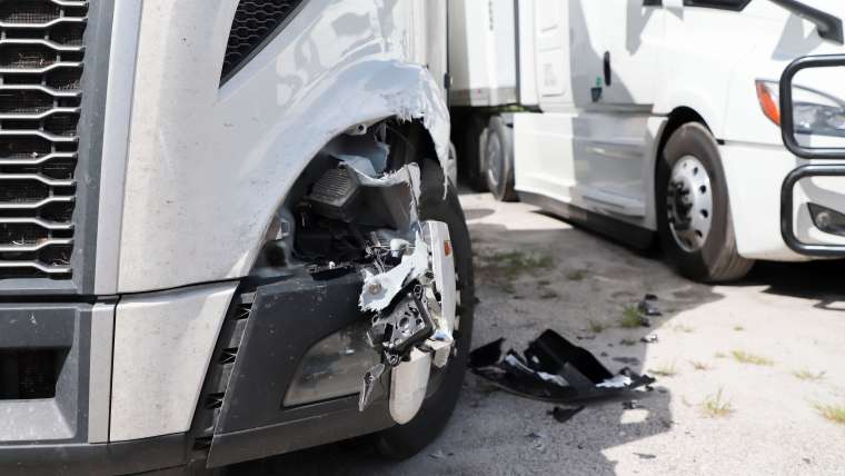 What You Should Do If You Experience a Trucking Accident Personal Injury in Boca Raton?